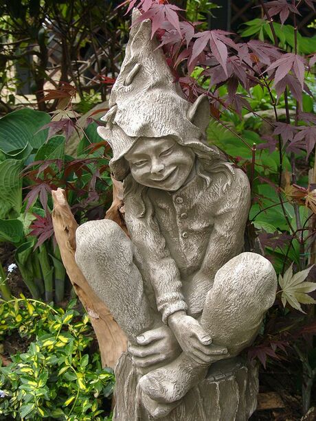 Gartenfigur Elfe aus Steinguss - Fenea