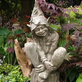 Gartenfigur Elfe aus Steinguss - Fenea