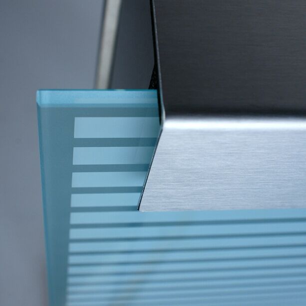 Design Briefkasten aus Edelstahl & Glas - weiße Streifen - Hestia