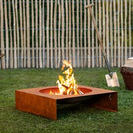 Moderne Feuerstelle aus Stahl für den Garten - Megaira