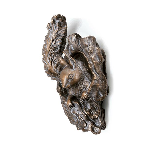 Wand Bronzeskulptur Eichhrnchen mit Kobel - Hrnchen mit Nest