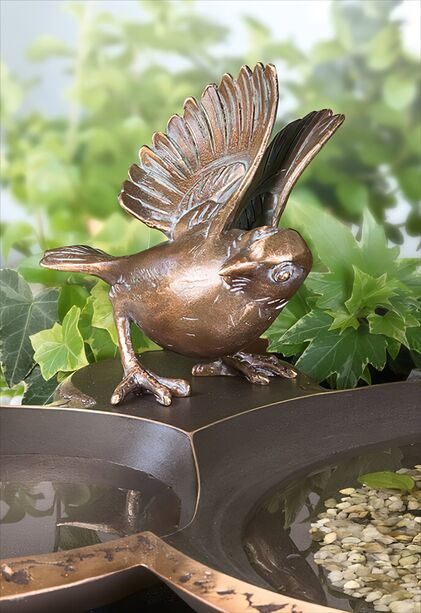 Bronze Vogeltrnke aus 2 Schalen mit Spatz Figur - Vogelbad Spatz