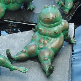 Robuste Bronze Froschfigur mit grner Patina - Frieda