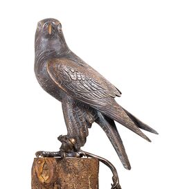 Garten Bronze Vogelfigur mit Lederband - Falke mit Band