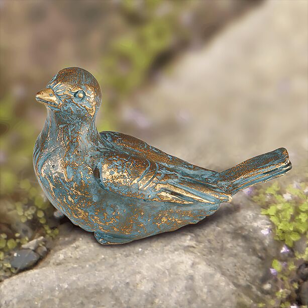 Kleine Spatzenfigur aus Bronzeguss mit Patina - Spatz sitzend