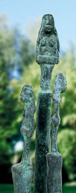 Limitierte Bronzeplastik - 3 Statuen auf Sulen - Garten