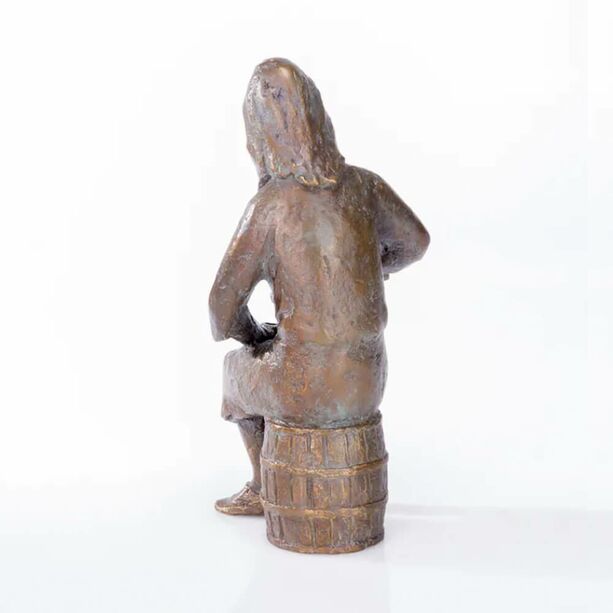 Knstler Bronze Frauenskulptur mit Kelch und Flasche - Die Einschenkerin