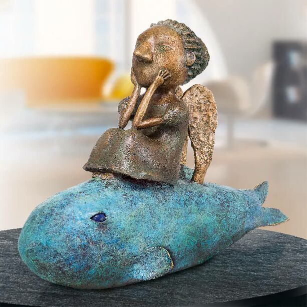 Limitierte Bronzeplastik - Engel sitzt auf Wal - Girl on a fish