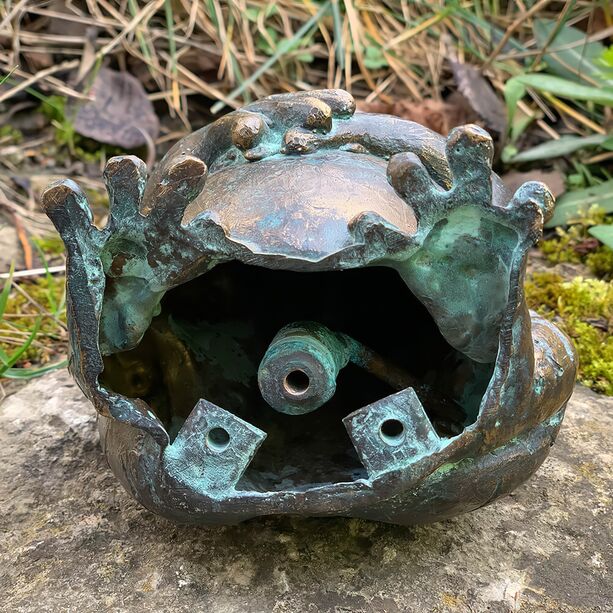 Bronzeskulptur Froschkönig als Wasserspeier - Froschkönig