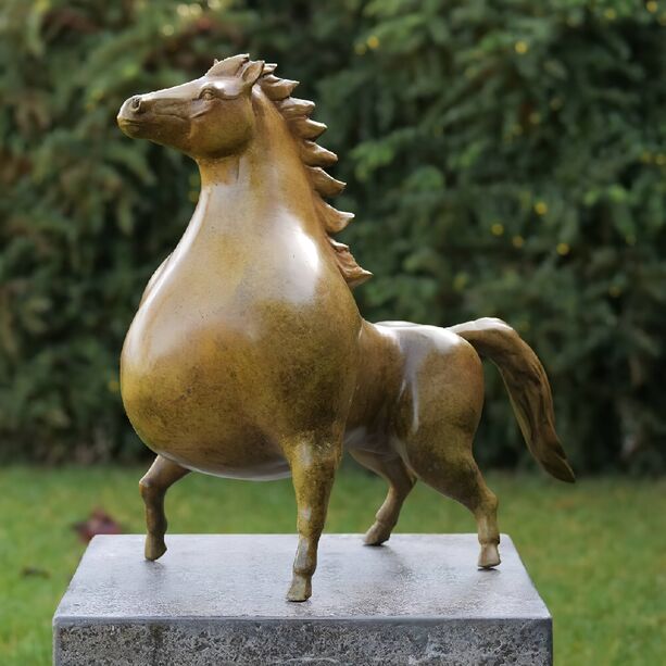 Kleine Bronze Pferdeskulptur als Gartendeko - Pferd Aramos