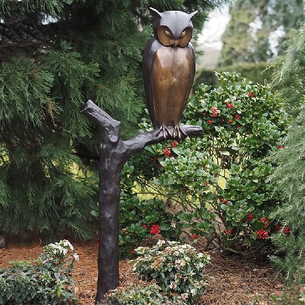 Eule sitzt auf Ast als Bronzeskulptur - gro - Eule Garno