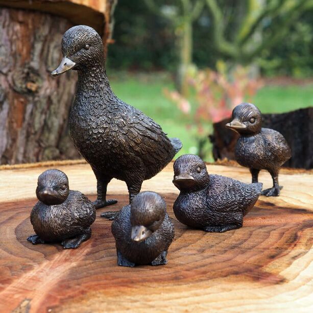 Entenmutter mit Kcken aus Bronze - Entenfamilie
