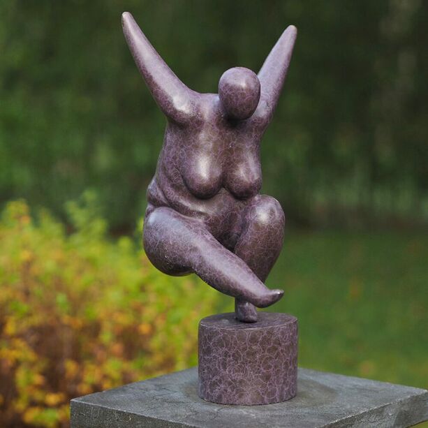 Tanzende Frau Skulptur aus Bronze - violett - Iduna