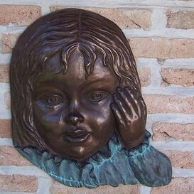 Bronze Mdchenfigur fr die Wand - Liana