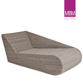 Formschne geflochtene Relaxlounge rechts von MBM - Relax...