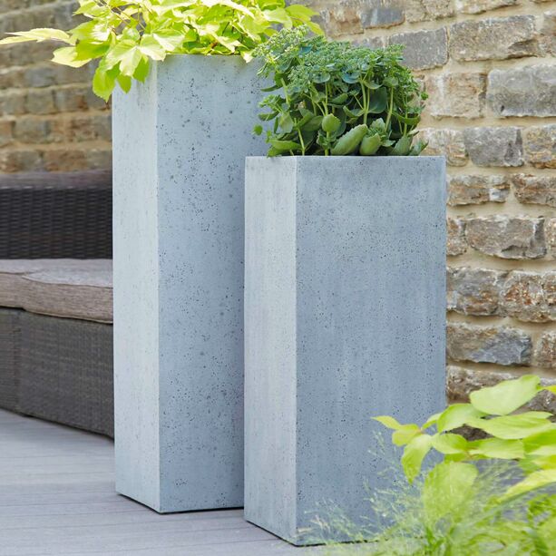 Gartenvase aus Polystone - Beton Optik - mit Einsatz - Garessio