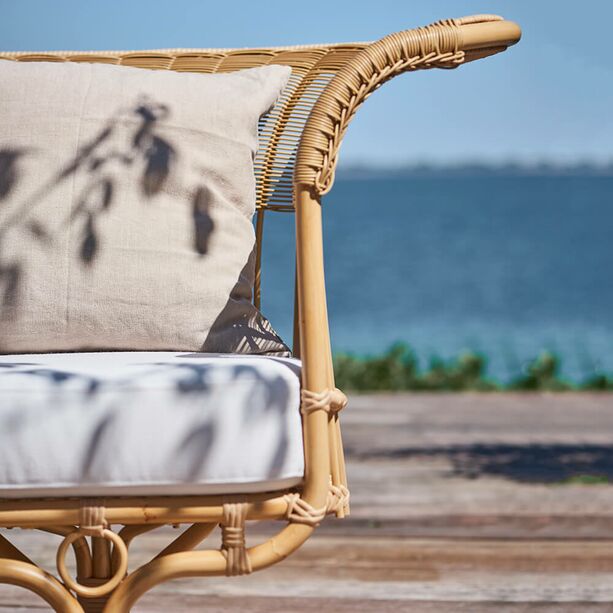Elegantes Gartensofa aus Alu-Rattan in der Farbe Natur - Gartensofa Enna / ohne Sitzkissen