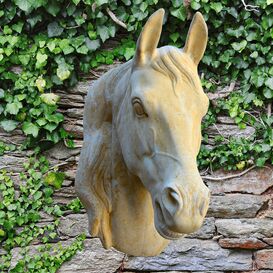 Kunstvoller Pferdkopf aus Stein - Pegasus