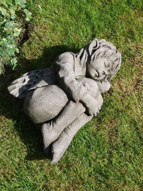 Elfenfigur Faye - Steingussfigur für den Garten