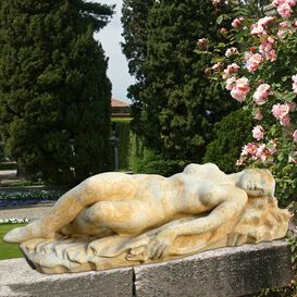 Frauenakt Skulptur aus Stein - Fiona