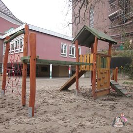 Kinder Spielturm mit Kunstsoff Rutsche fr den Garten...