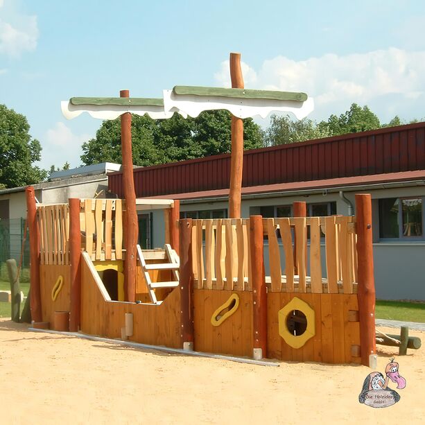 Holzschiff zum Klettern für den Kinderspielplatz mit Fenstern - Spielschiff Nina