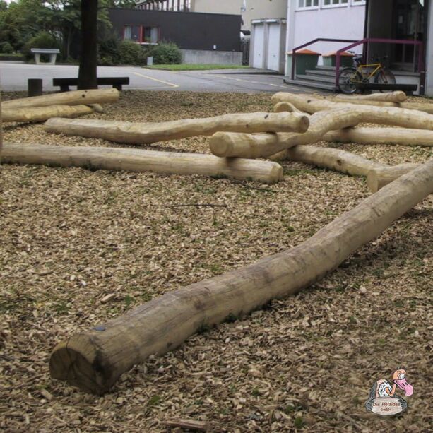 Holz Spielgerät für den Garten Spielplatz mit Mikado Stämmen - Baumstamm-Mikado
