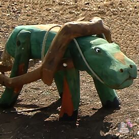 Stabile Dinosaurier Figur aus Holz für den Spielplatz -...