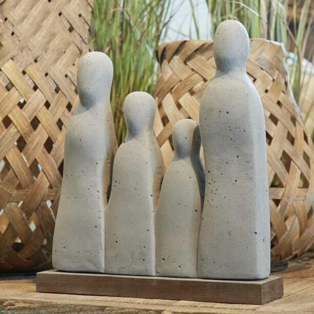 Moderne Gartenfigur Familie mit 4 Personen - Fi-Beton & Holz - Watingo