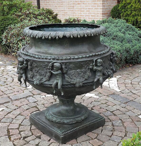 Barocke Bronze Gartenvase mit Engeln - Vicomte