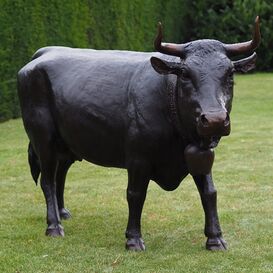 Lebensgroe Kuh Garten Tierfigur stehend mit Glocke - Kuh...
