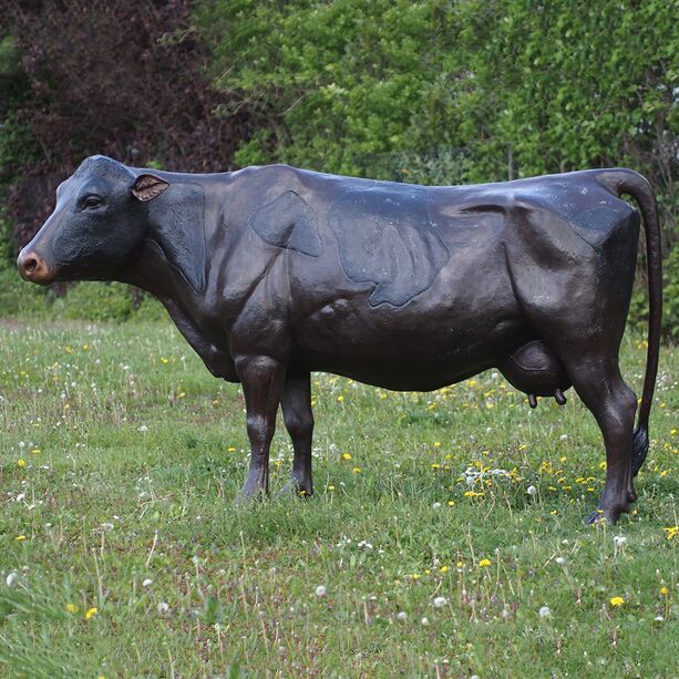 Gefleckte Milchkuh aus Bronze fr den Garten in Lebensgre - Kuh Miranda