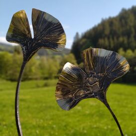 Windspiel als Ginkgo Blatt aus Schmiedebronze - Bilobatum