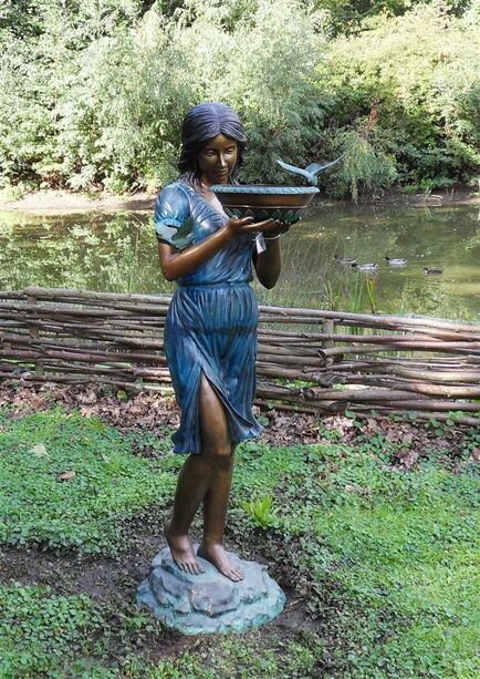 Edle Bronze Statue für den Garten - Adelphia
