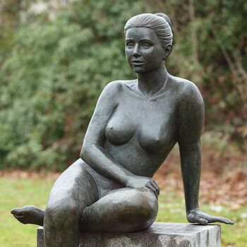 Edle Garten Frauenplastik aus Bronze - Ina