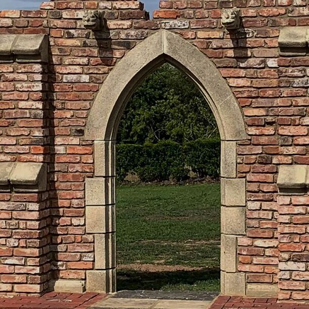 Spitze Torumrandung fr Gartenruinen aus Steinguss - Arc Percho