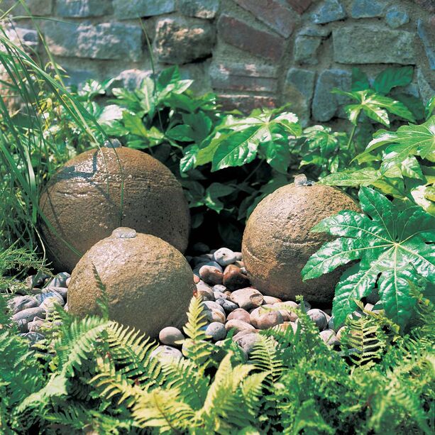 Robuster Kugel Quellstein aus Stein fr den Garten - Pallare / 30,5cm (Dm); 29kg