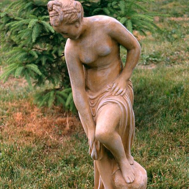 Badende Venus - exklusive Gartenskulptur aus Steinguss - Vera