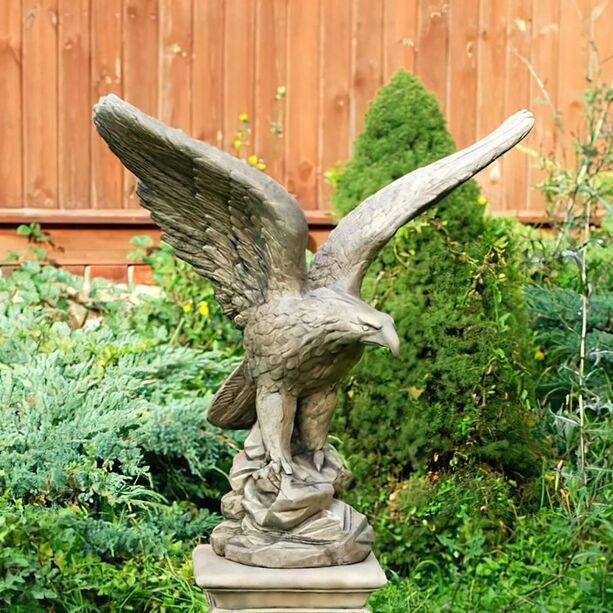 Vogel Dekoskulptur aus Steinguss - Adler mit ausgebreiteten Flgeln - Emiliano