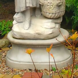 Wetterfester Sockel fr den Garten aus Steinguss - Edoardo