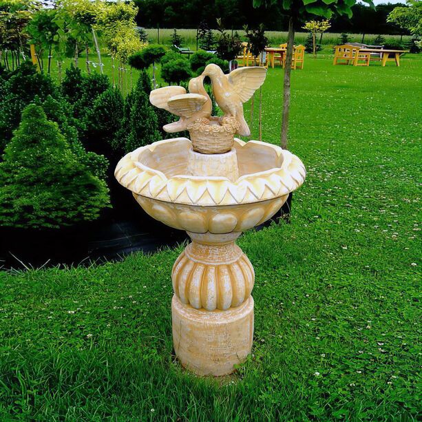 Romantische Steinguss Fontne fr den Garten mit Taubenpaar - Simona