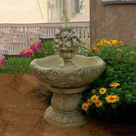 Stilvoller Gartenbrunnen aus Stein mit Obstkorb - Savino