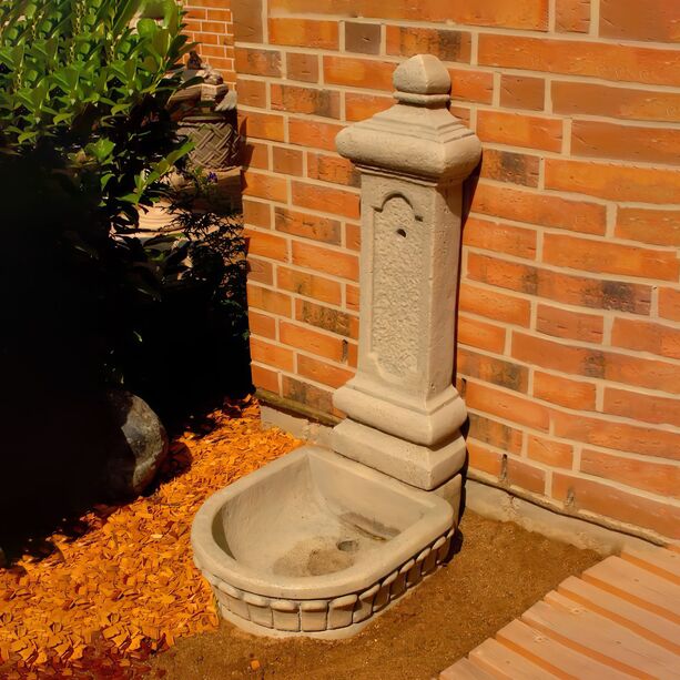 Wetterfester Wandbrunnen aus Steinguss fr den Garten - Livio