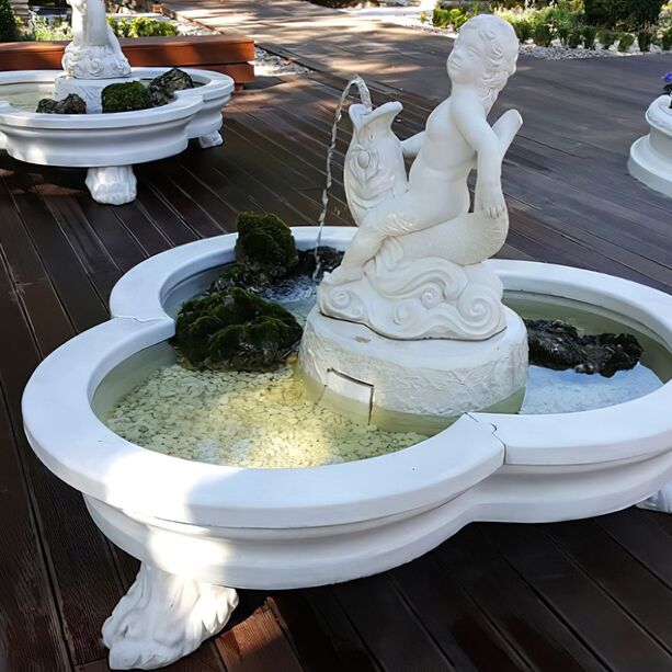 Dekorativer Garten Springbrunnen auf Fen mit Wasserspeier - Junge mit Fisch - Ettore