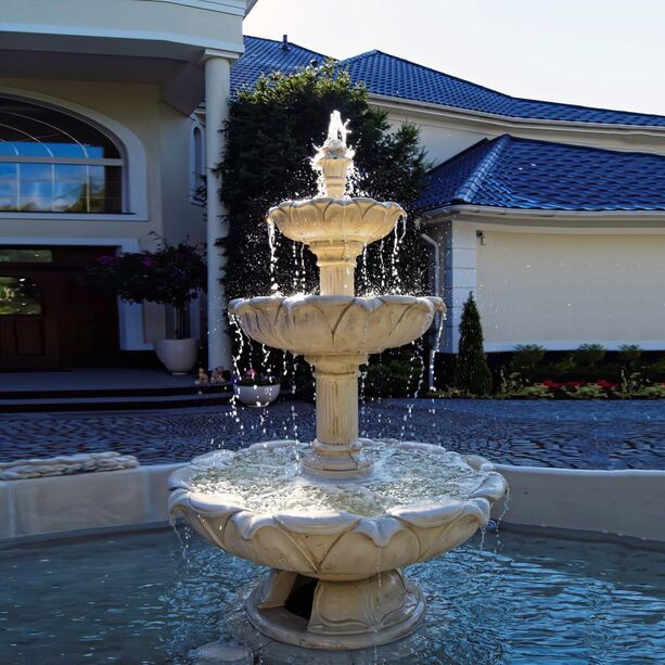 Kaskaden Brunnen aus Steinguss mit Brunnenschalen in Form von Lotusblten - Vittorio