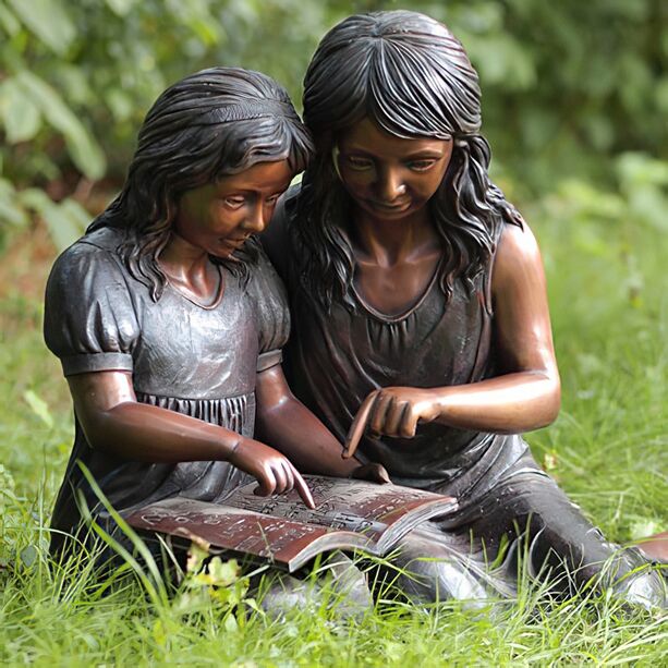 Bronzefiguren - Lesende Mädchen mit Buch