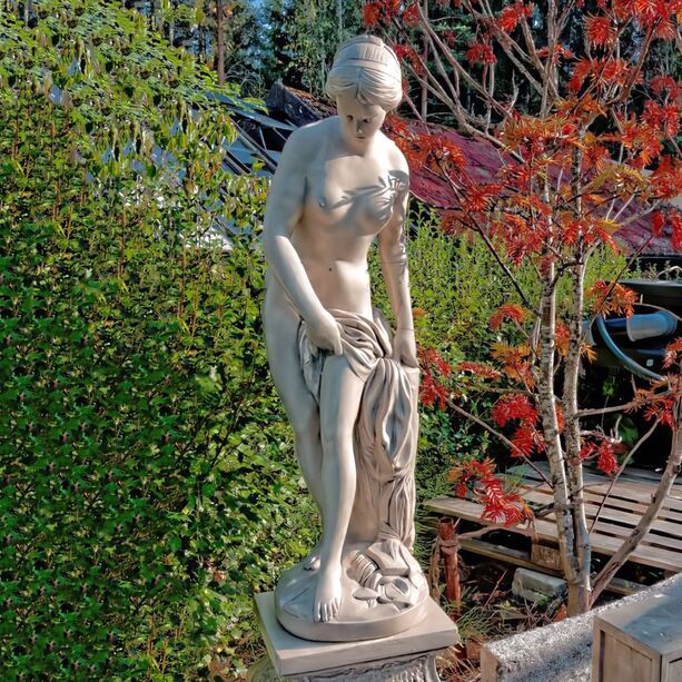 Steinguss Aktfigur - reizvolle Frauenskulptur fr den Garten - Alisa / Tyrolia