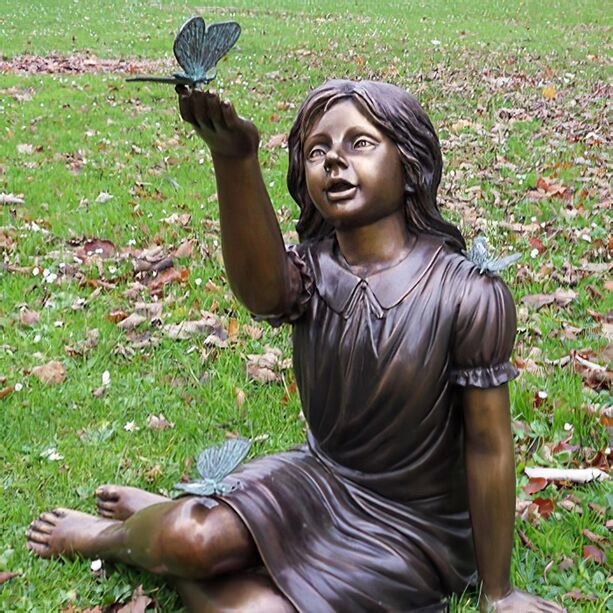 Bronze Statue - Mädchen mit Schmetterling