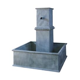 Antiker Metall Standbrunnen gro mit Rohrauslass & Sule...