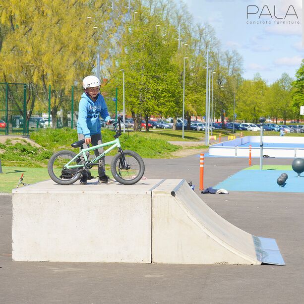 Pala Beton Quarter Ramp fr die Skateanlage - Midi Quart
